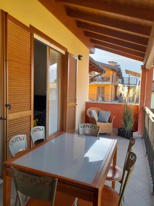 Modern Apartment With Terrace And Mezzanine Floor Colico Exterior photo